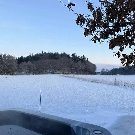 Hébergement de vacances Luksus Skurvogn Med Udespa Og Udsigt Til Dyr, Skov Og Ulstrup (Randers, Midtjylland)